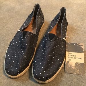 Toms Venice collection slip on